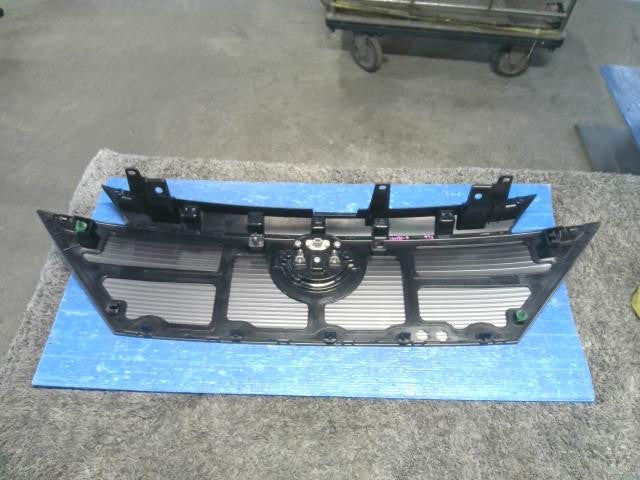 [GRILLE]NISSAN SAKURA B6AW   #0BD3253178407