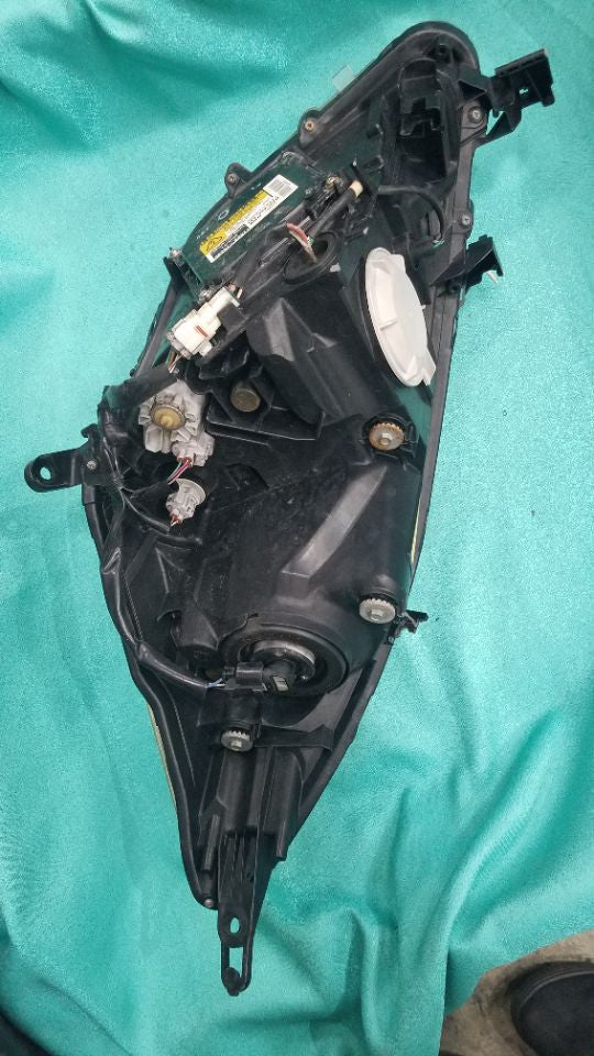 [HEADLIGHT ASSY RH]TOYOTA ISIS ZGM10 2010 2ZR-FAE FF AT 2WD #0003247711165