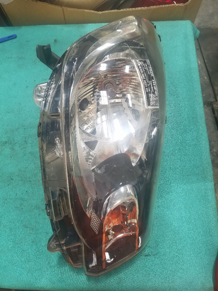 [HEADLIGHT ASSY RH]MITSUBISHI eK CUSTOM B11W 3B20 FF AT 2WD #000324B775435