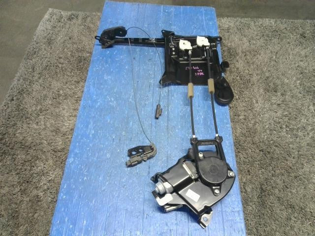 [POWER SLIDE DOOR MOTER LH]TOYOTA NOAH ZRR70G 3ZR-FAE AT 2WD #0BD3253178276