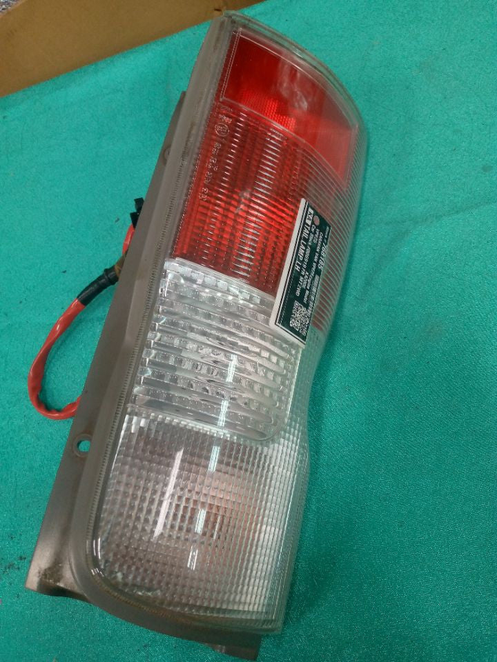 [TAIL LAMP LH]NISSAN CARAVAN VAN VPE25 2006 KA20DE FR MT 2WD #000324A768185