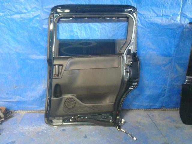 [R DOOR ASSY RH]TOYOTA VOXY ZWR80G 2ZR-FXE AT 2WD #0BD3253172841