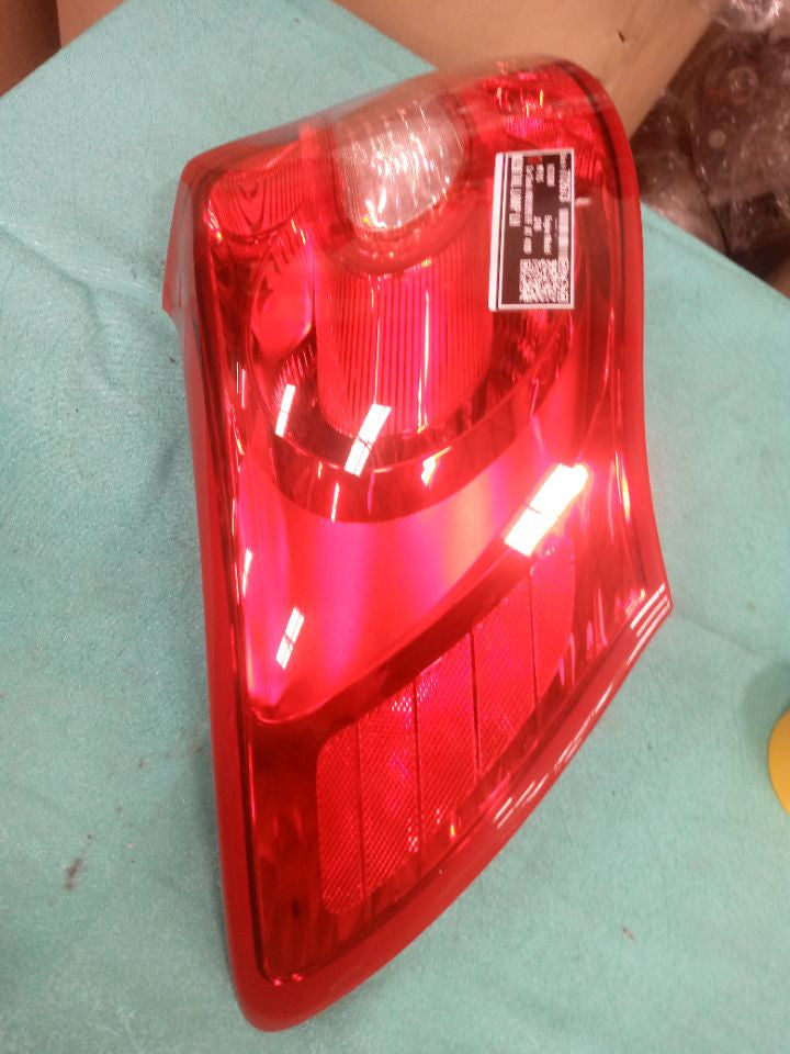 [TAIL LAMP LH]SUZUKI KIZASHI RF91S 2014 J24B FF AT 4WD #000324B772673