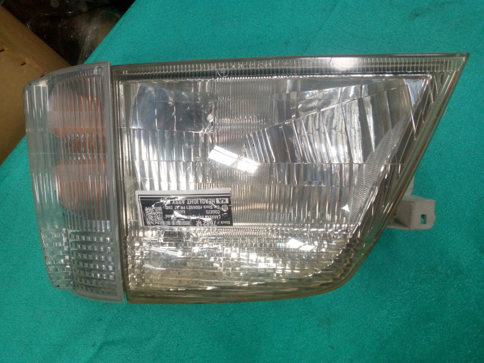 [HEADLIGHT ASSY RH]NISSAN CARAVAN VAN CQGE25 2003 KA24DE FR AT 2WD #000324A768212