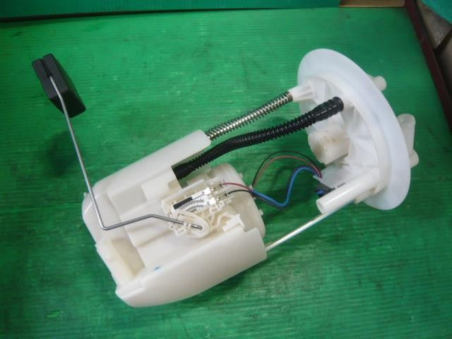 [FUEL PUMP]TOYOTA ROOMY M900A 1KR-FE AT 2WD #0EV3253000682