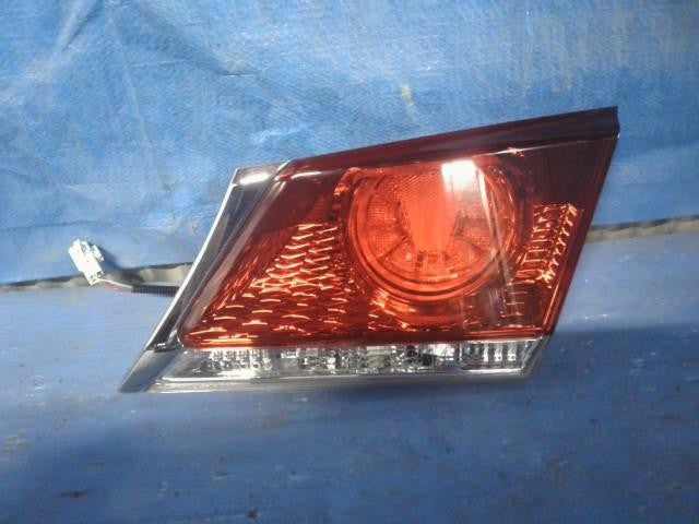 [Right finisher panel]TOYOTA CROWN AWS210   #0BD3253180729
