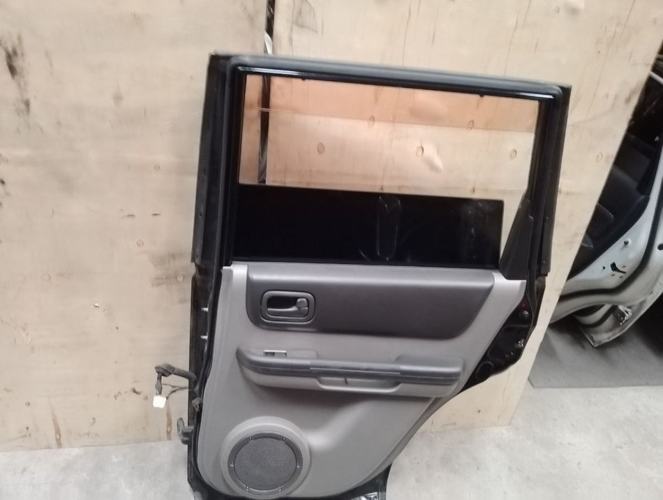 [R DOOR ASSY RH]NISSAN X-TRAIL NT30 QR20DE FF AT 4WD #0003244640917