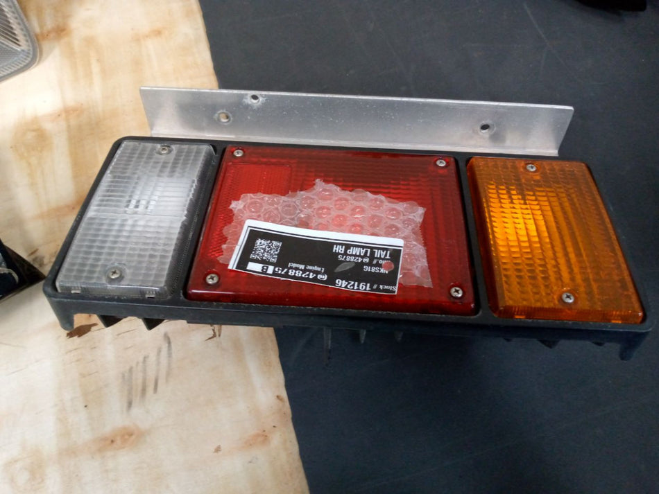 [TAIL LAMP RH] NKS81G   #0003225191246