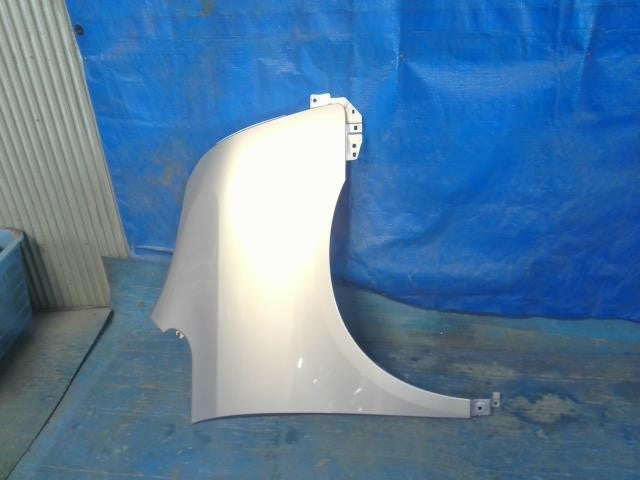 [FENDER RH]TOYOTA NOAH ZRR75G 3ZR-FE AT 4WD #0BD3253171108