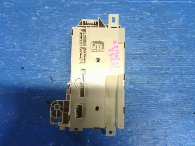 [FUSE BOX]DAIHATSU MIRA e:S LA300S KF AT 2WD #0BD3253174552