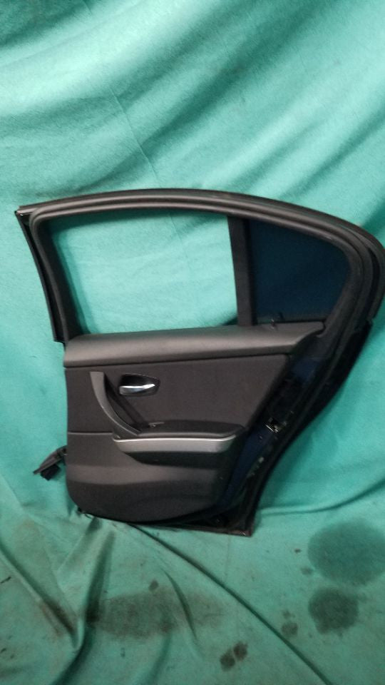 [R DOOR ASSY RH]BMW 3SERIES SEDAN WBAVA760 2005 N46B20B FR AT 2WD #0003247702799