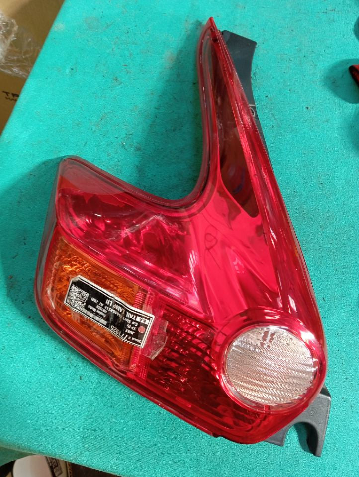 [TAIL LAMP LH]NISSAN JUKE YF15 2012 HR15DE FF AT 2WD #000324A771925