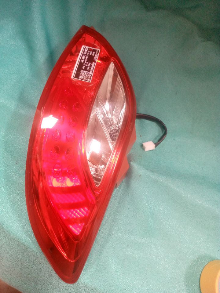 [TAIL LAMP RH]MAZDA DEMIO DE3AS 2013 ZJ-VE FF AT 4WD #000324A755241