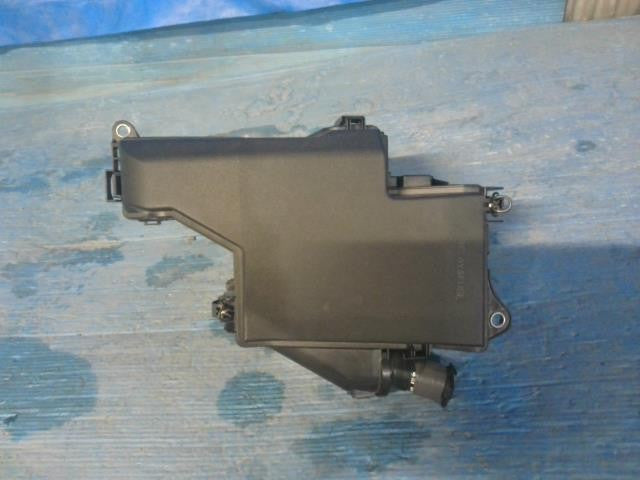 [FUSE BOX]TOYOTA CROWN ATHLETE AWS210 2AR-FSE AT 2WD #0BD3253171973