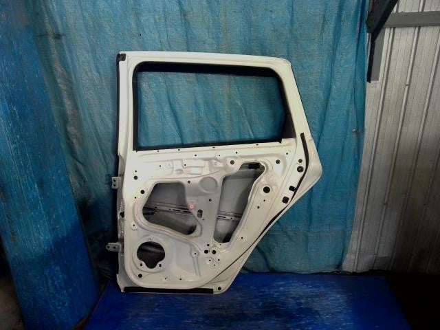 [Right R door panel]HONDA FIT HYBRID GP5 LEB AT 2WD #0BD3253172984