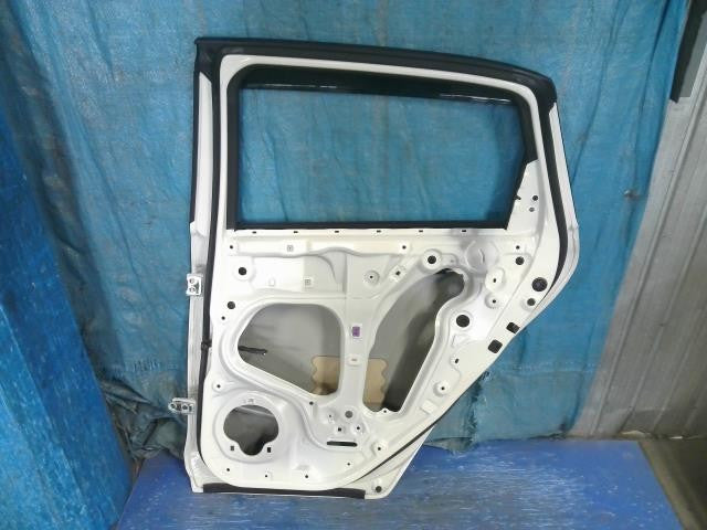 [Right R door panel]HONDA FIT GR3 LEB AT 2WD #0BD3253174514