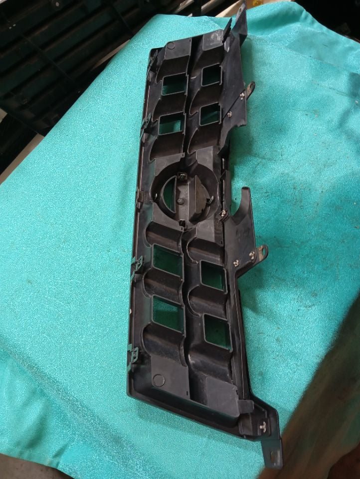 [GRILLE]NISSAN X-TRAIL TNT31 2010 QR25DE FF AT 4WD #000324B772710