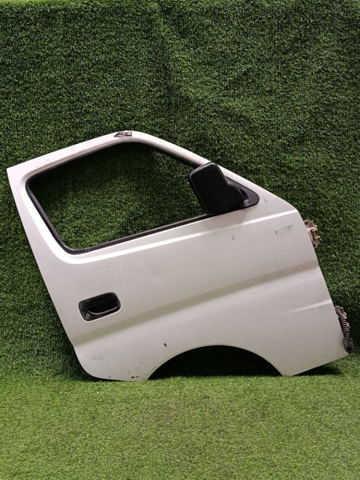 [F DOOR ASSY RH]NISSAN CARAVAN VAN CQGE25 2003 KA24DE FR AT 2WD #000324A768209