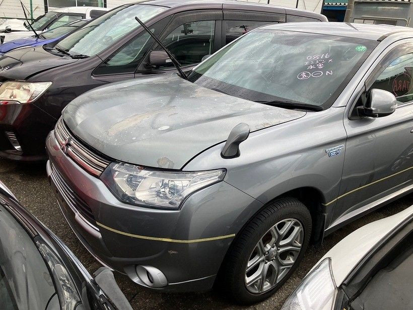 [FUEL LID]MITSUBISHI OUTLANDERｰPHEV GG2W 2014 4B11 FF AT 4WD #000324B778305