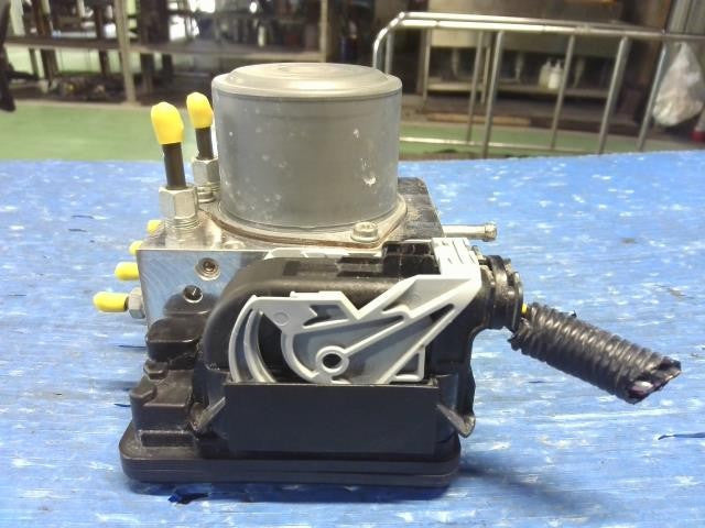 [ABS ACTUATOR]NISSAN SERENA GFNC27 MR20DD AT 4WD #0BD3253178186
