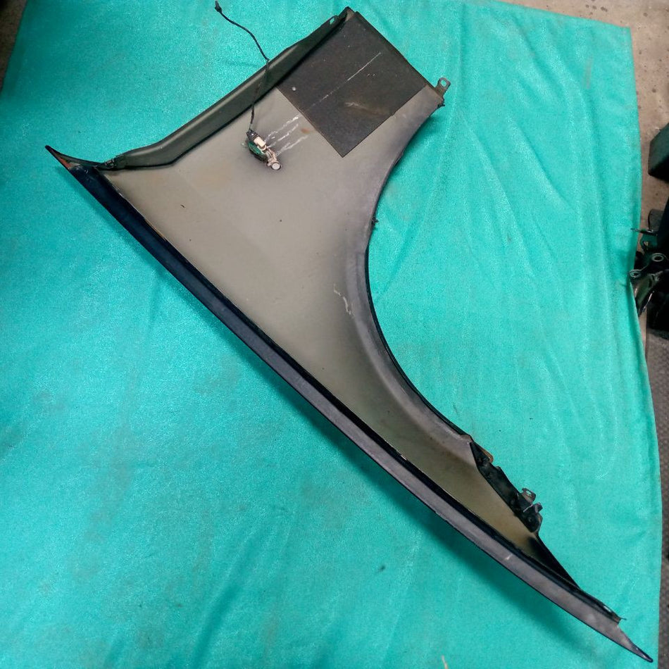 [FENDER RH]BMW 3SERIES SEDAN WBAVA760 2005 N46B20B FR AT 2WD #0003247702792