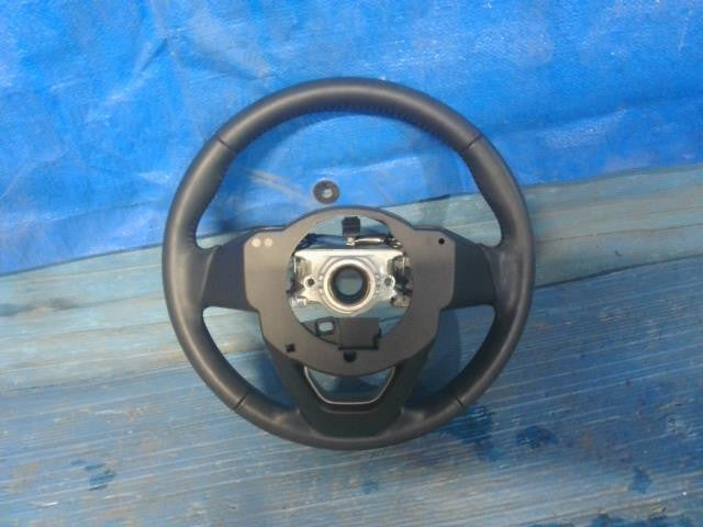 [STEERING WHEEL]TOYOTA YARIS MXPA10 M15A-FKS AT 2WD #0BD3253171809