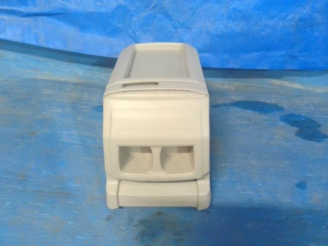 [CONSOLE BOX]TOYOTA VELLFIRE ANH25W 2AZ-FE AT 4WD #0BD3253171052