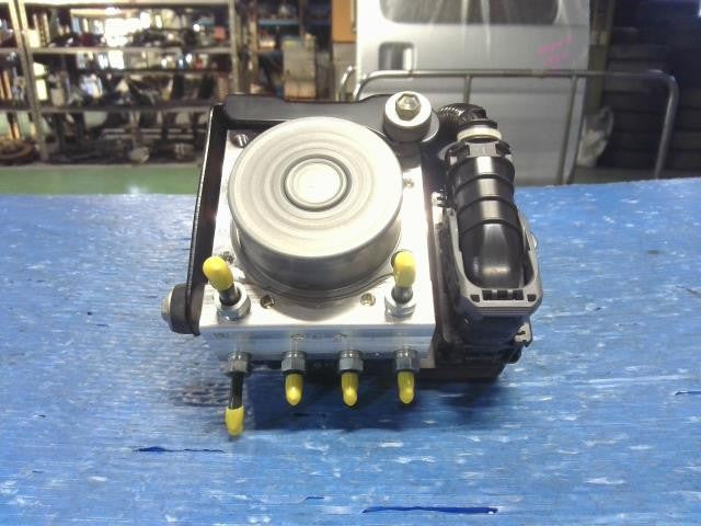 [ABS ACTUATOR]DAIHATSU HIJET CARGO S321V KF AT 2WD #0BD3253176834